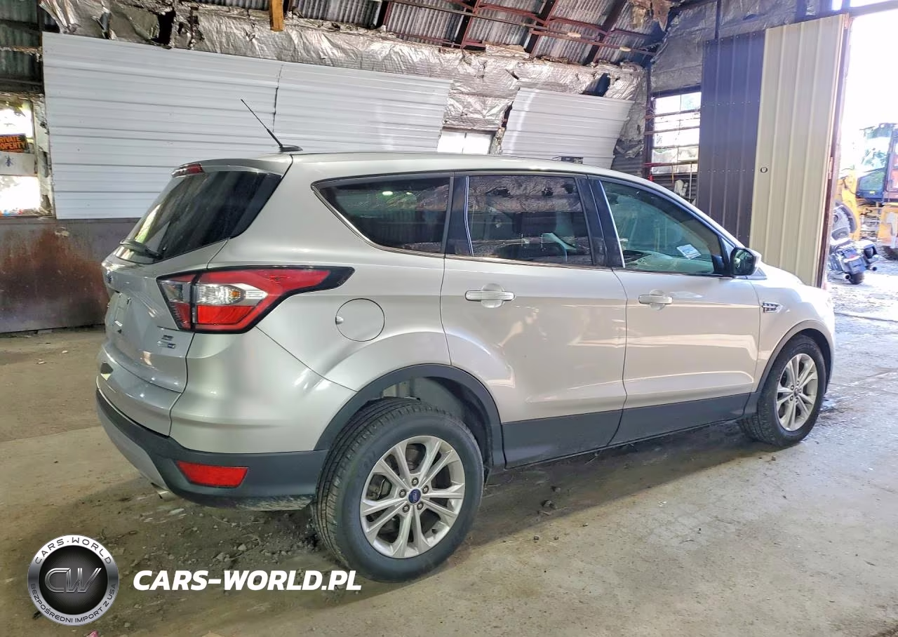 2017 Ford Escape Se VIN:1FMCU9GD6HUC41558 - 3