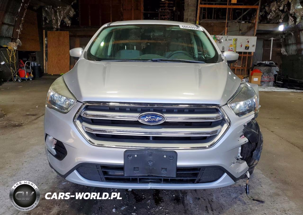 2017 Ford Escape Se VIN:1FMCU9GD6HUC41558 - 5