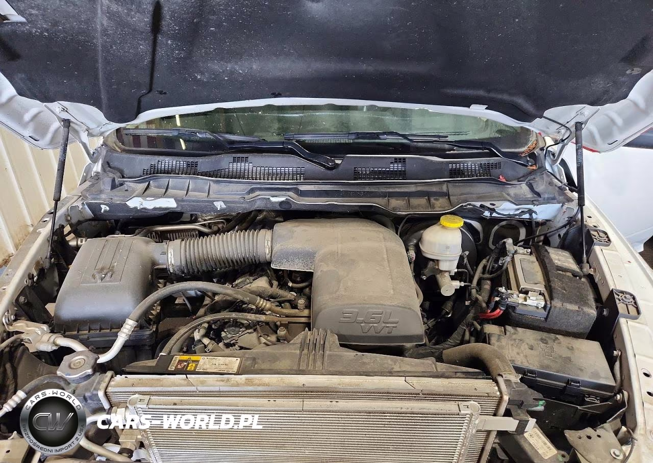 2021 Ram 1500 Classic VIN:3C6RR7KG7MG664126 - 11