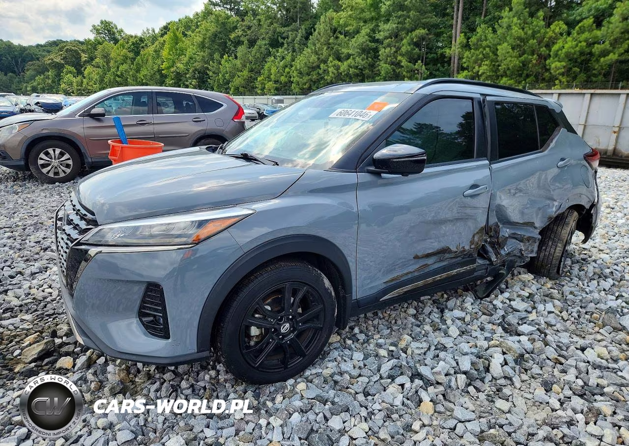 2021 Nissan Kicks Sr