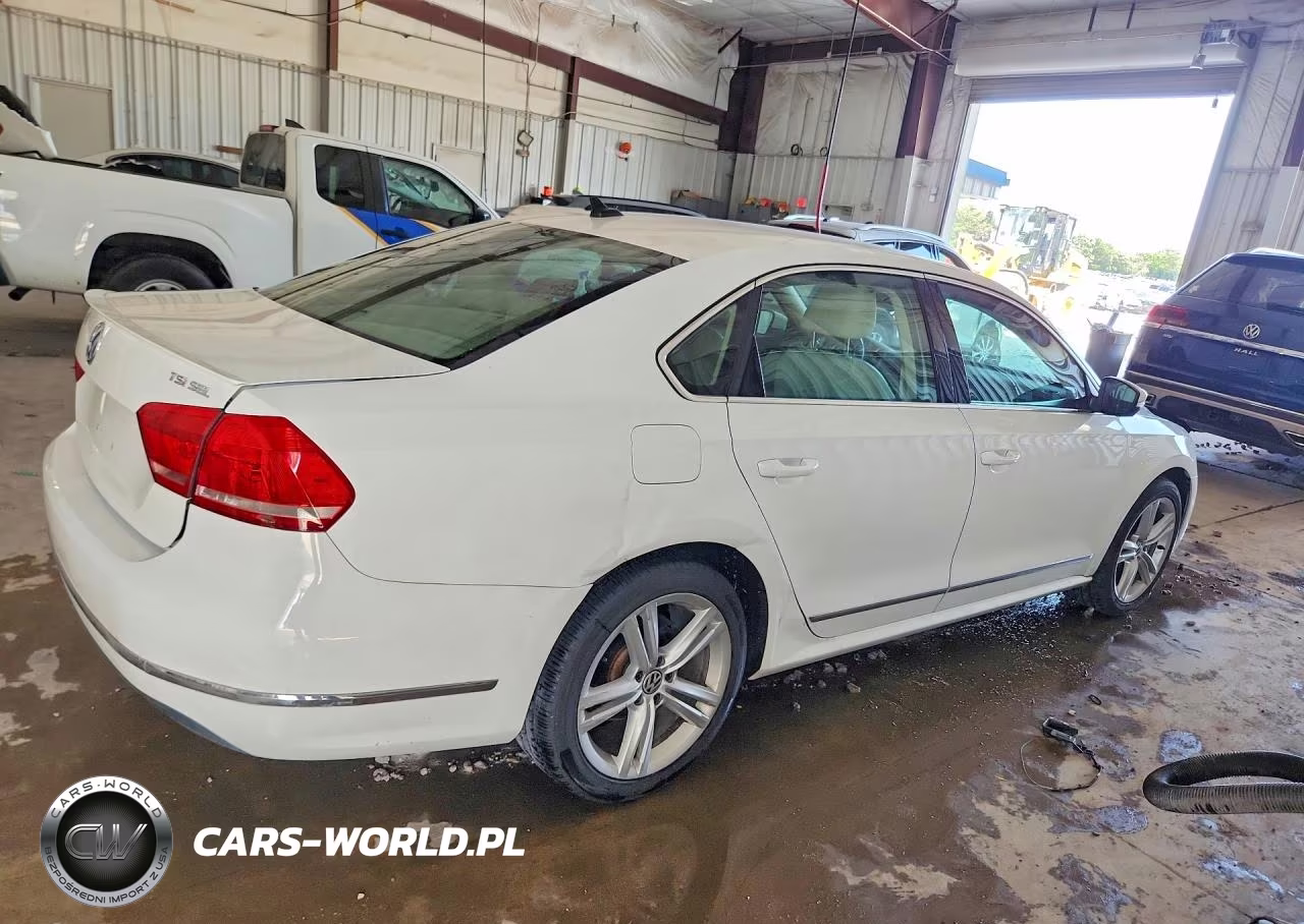 2015 Volkswagen Passat Sel VIN:1VWCT7A35FC037815 - 3
