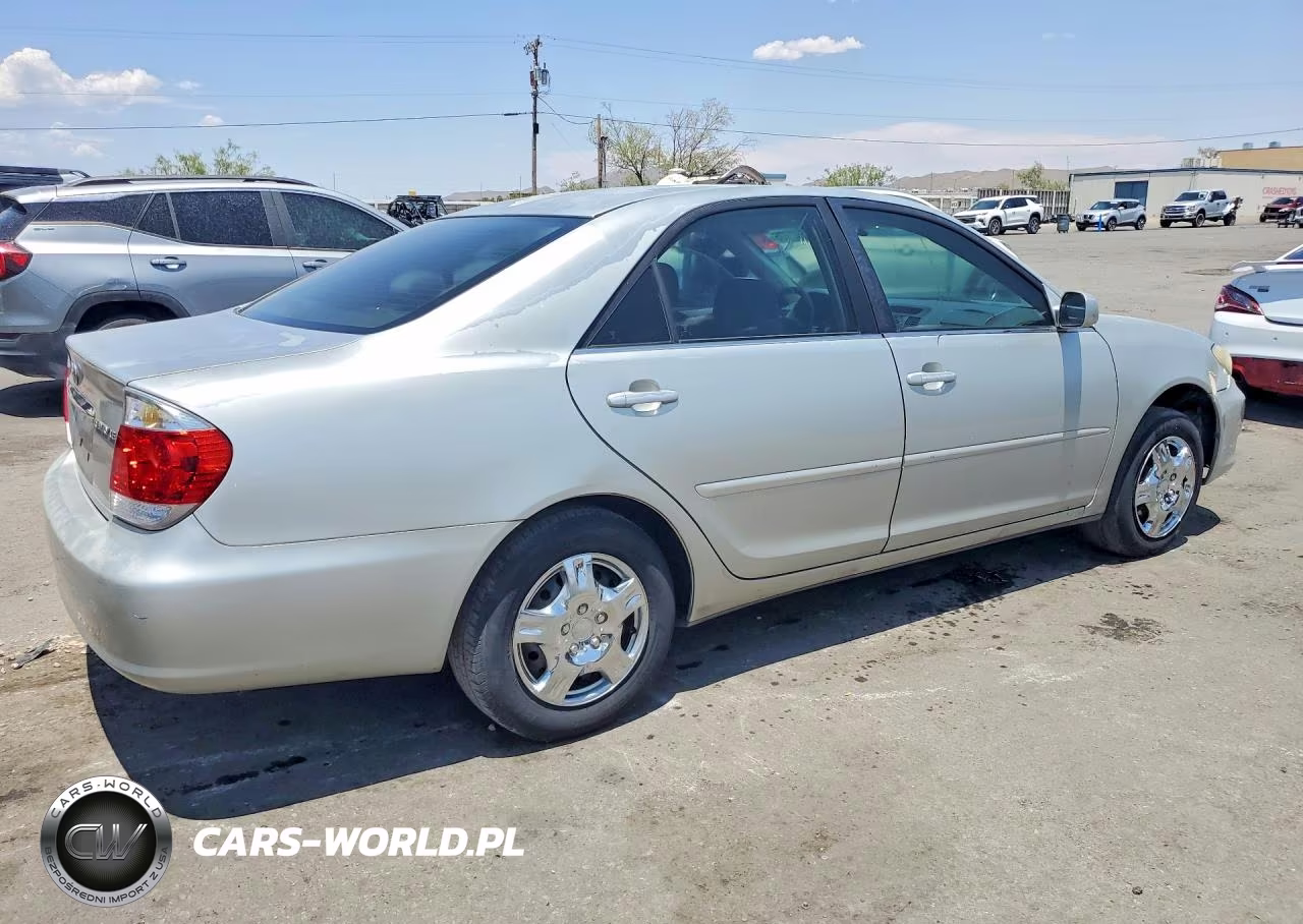 2005 Toyota Camry Le VIN:4T1BE32K65U949980 - 3
