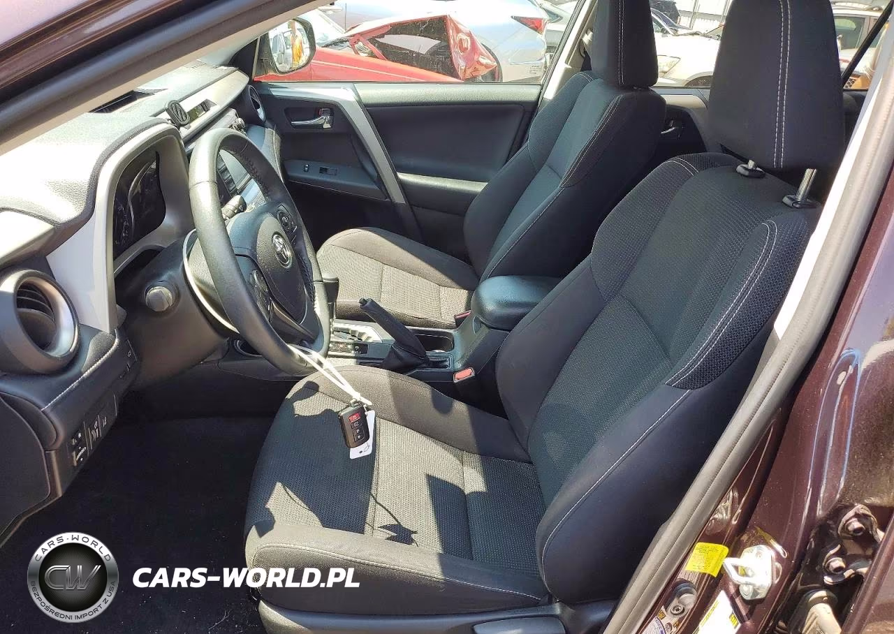 2017 Toyota Rav4 Xle VIN:2T3RFREVXHW668944 - 7