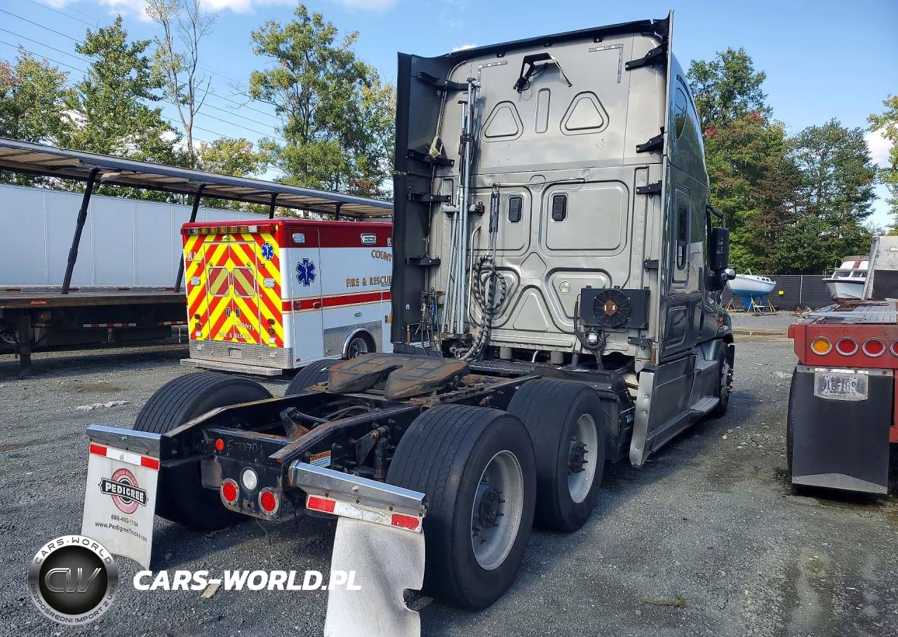 2017 Freightliner Cascadia 125 Semi Truck VIN:3AKJGLDR8HSHU4269 - 3