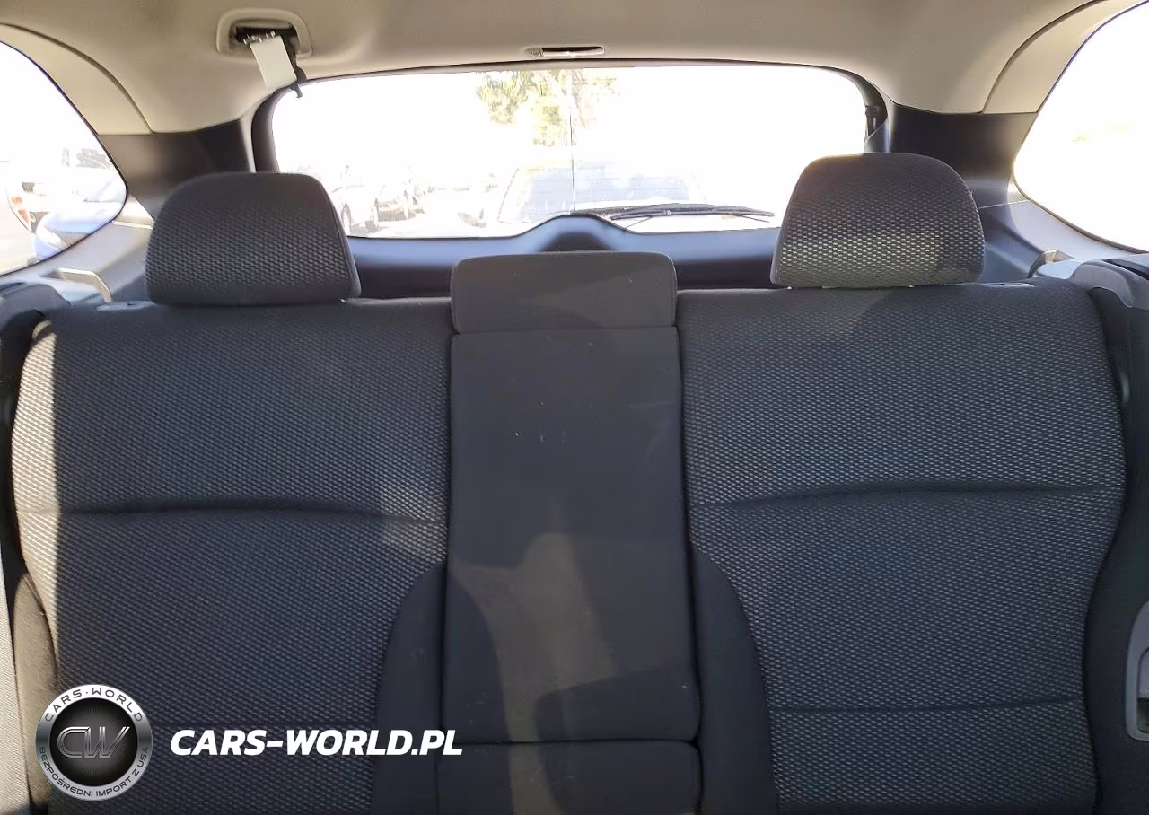 2018 Subaru Outback 2.5I Premium VIN:4S4BSAFC6J3219986 - 10