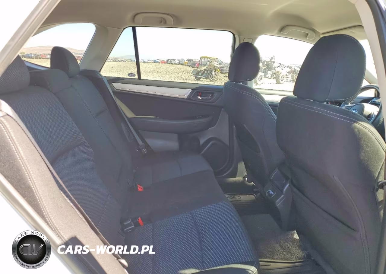 2018 Subaru Outback 2.5I Premium VIN:4S4BSAFC6J3219986 - 11