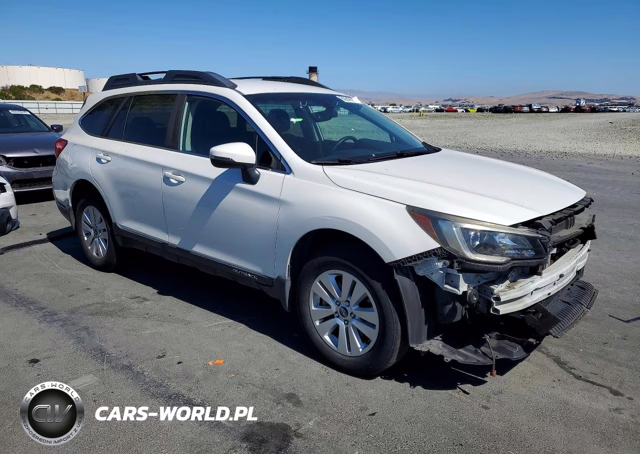 2018 Subaru Outback 2.5I Premium VIN:4S4BSAFC6J3219986 - 4