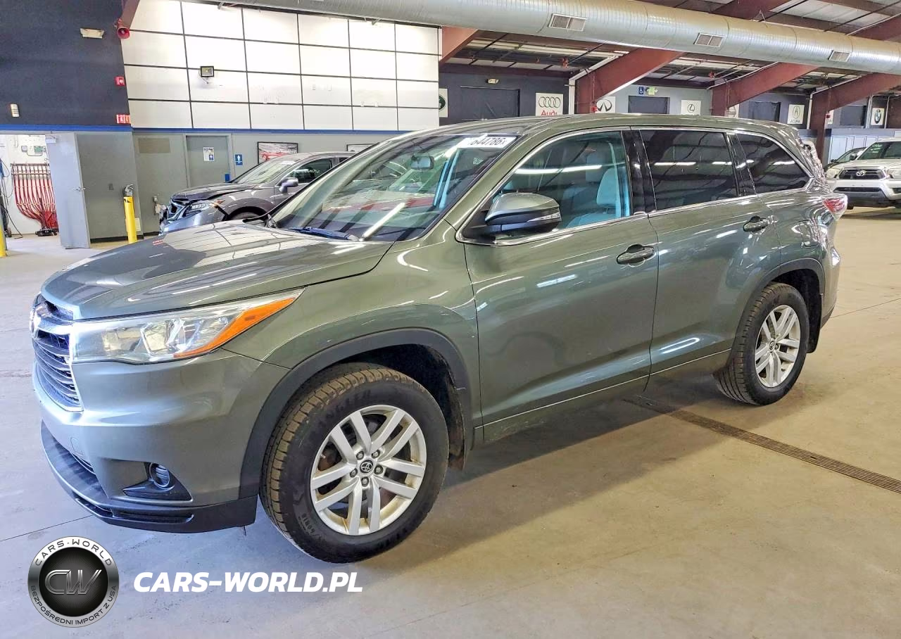 2016 Toyota Highlander Le – zdjęcie 1 z 13