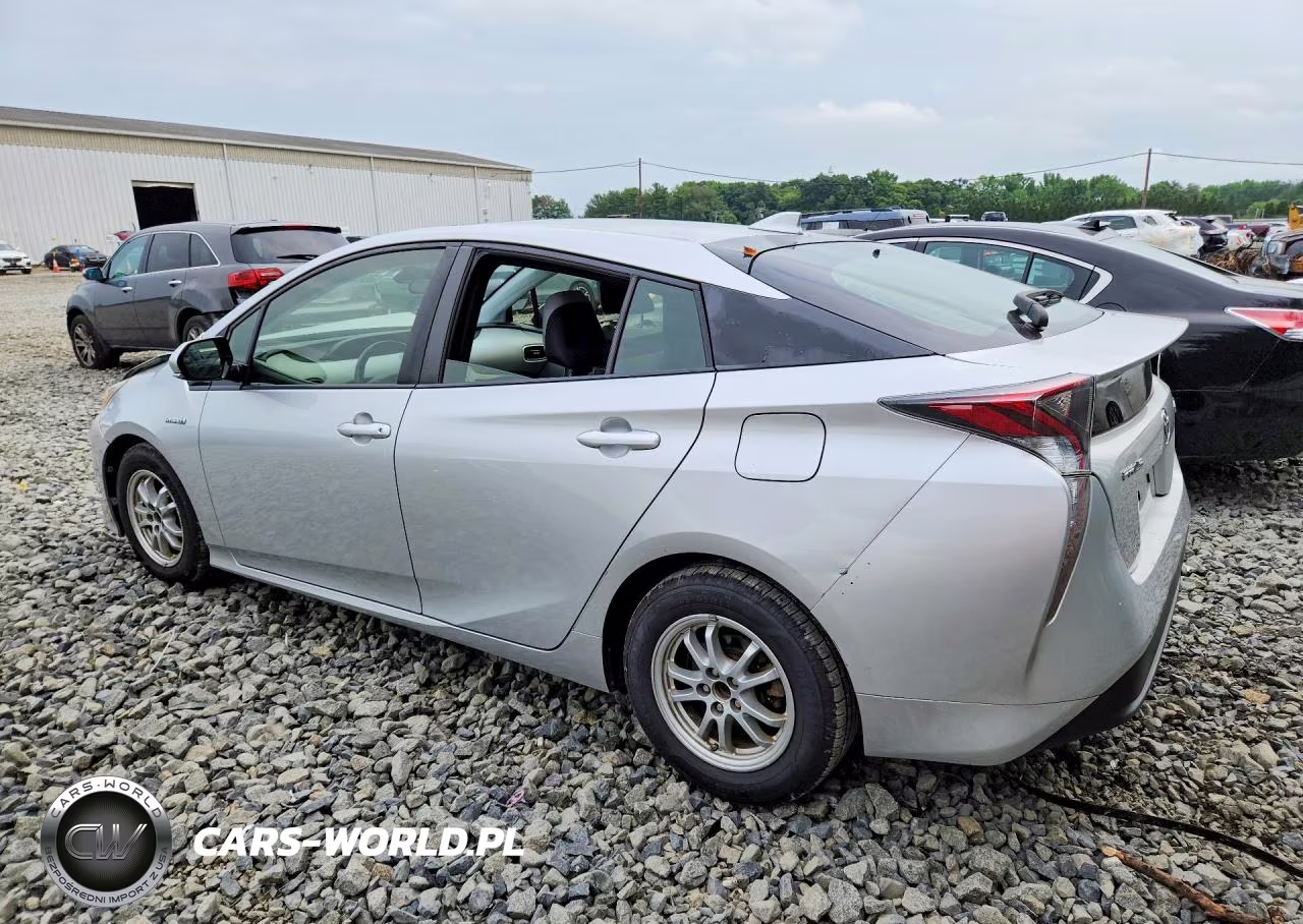 2017 Toyota Prius Three VIN:JTDKARFU2H3033872 - 2