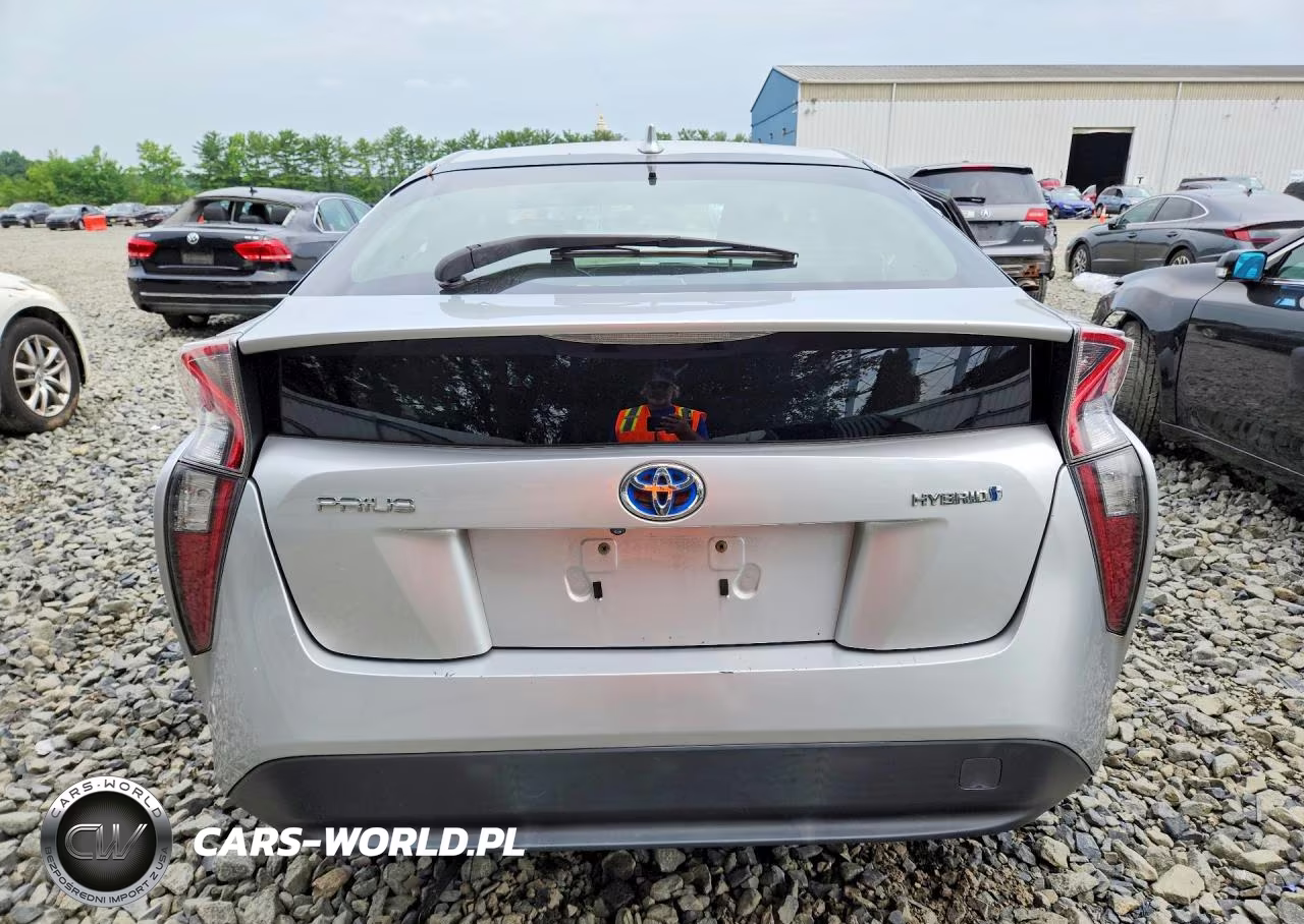 2017 Toyota Prius Three VIN:JTDKARFU2H3033872 - 6