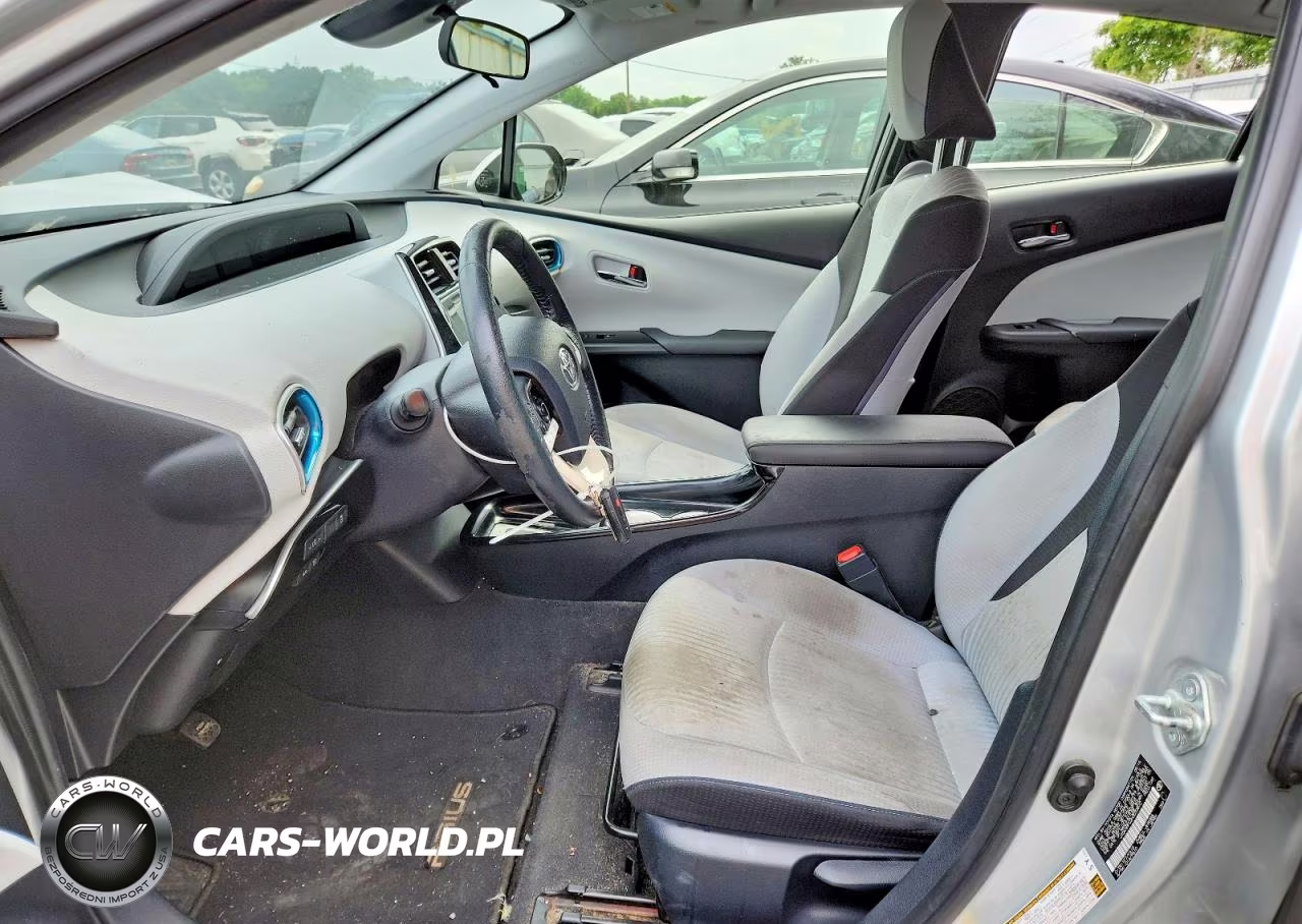 2017 Toyota Prius Three VIN:JTDKARFU2H3033872 - 7