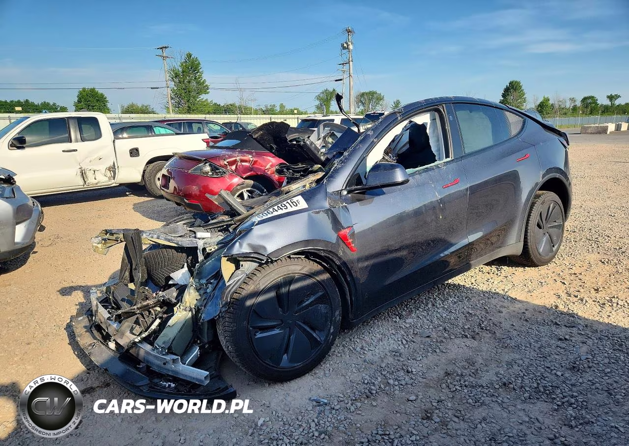 2026 Tesla Model Y – zdjęcie 1 z 13