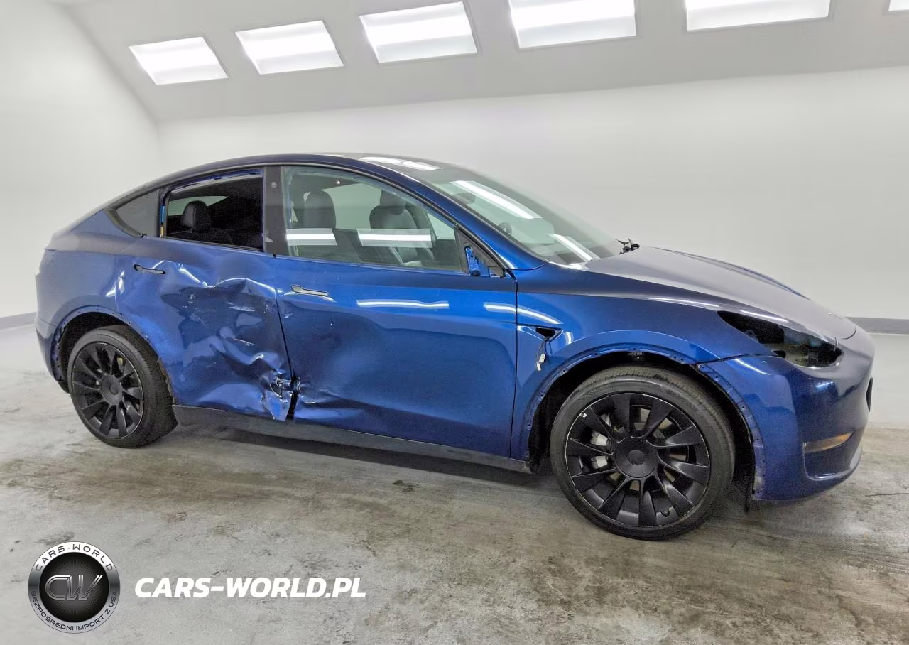 2022 Tesla Model Y VIN:7SAYGDEE3NF481237 - 4