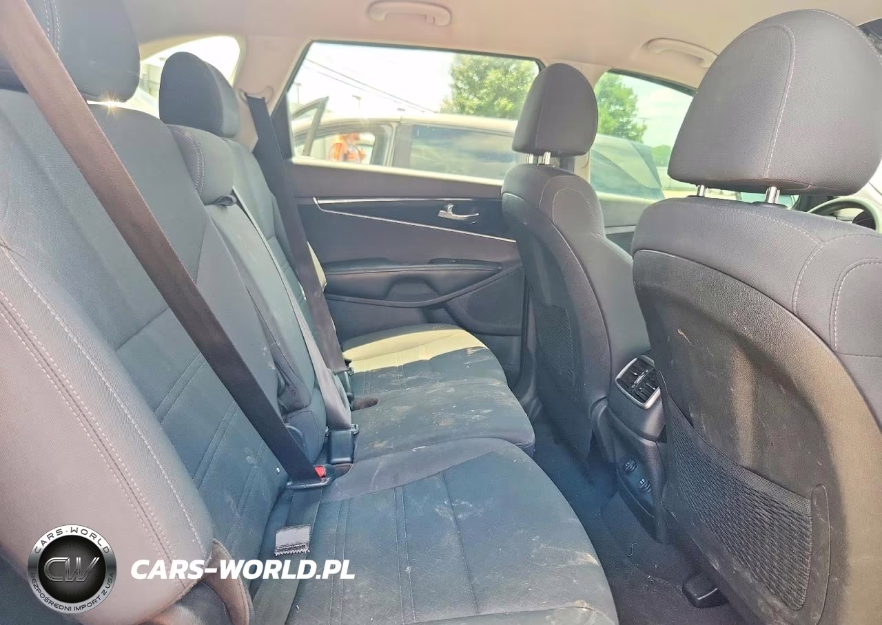 2019 Kia Sorento Lx VIN:5XYPGDA34KG506275 - 11