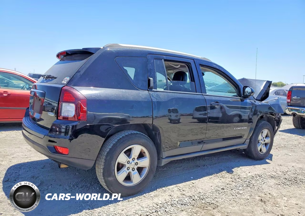 2016 Jeep Compass Latitude VIN:1C4NJCEAXGD665982 - 3