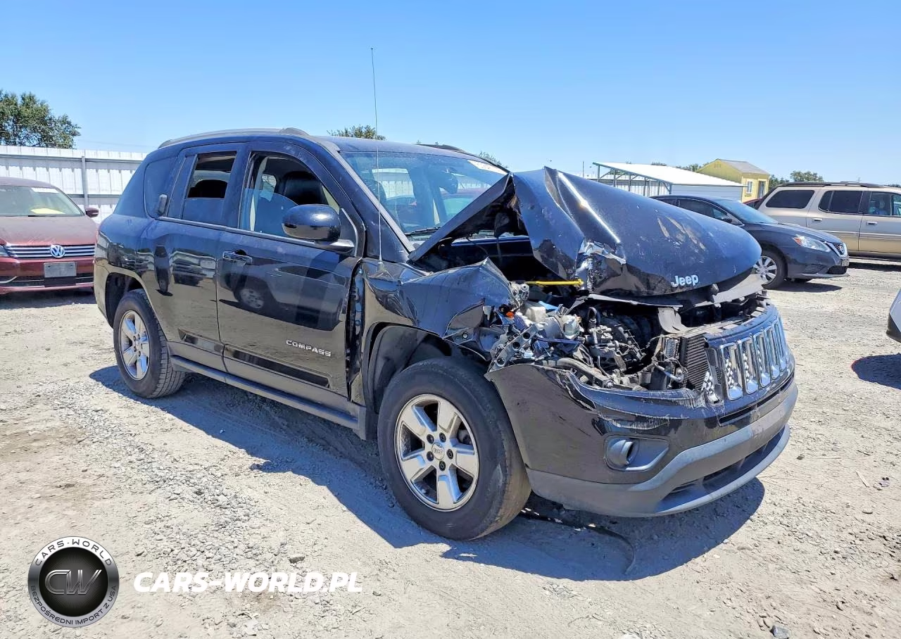 2016 Jeep Compass Latitude VIN:1C4NJCEAXGD665982 - 4