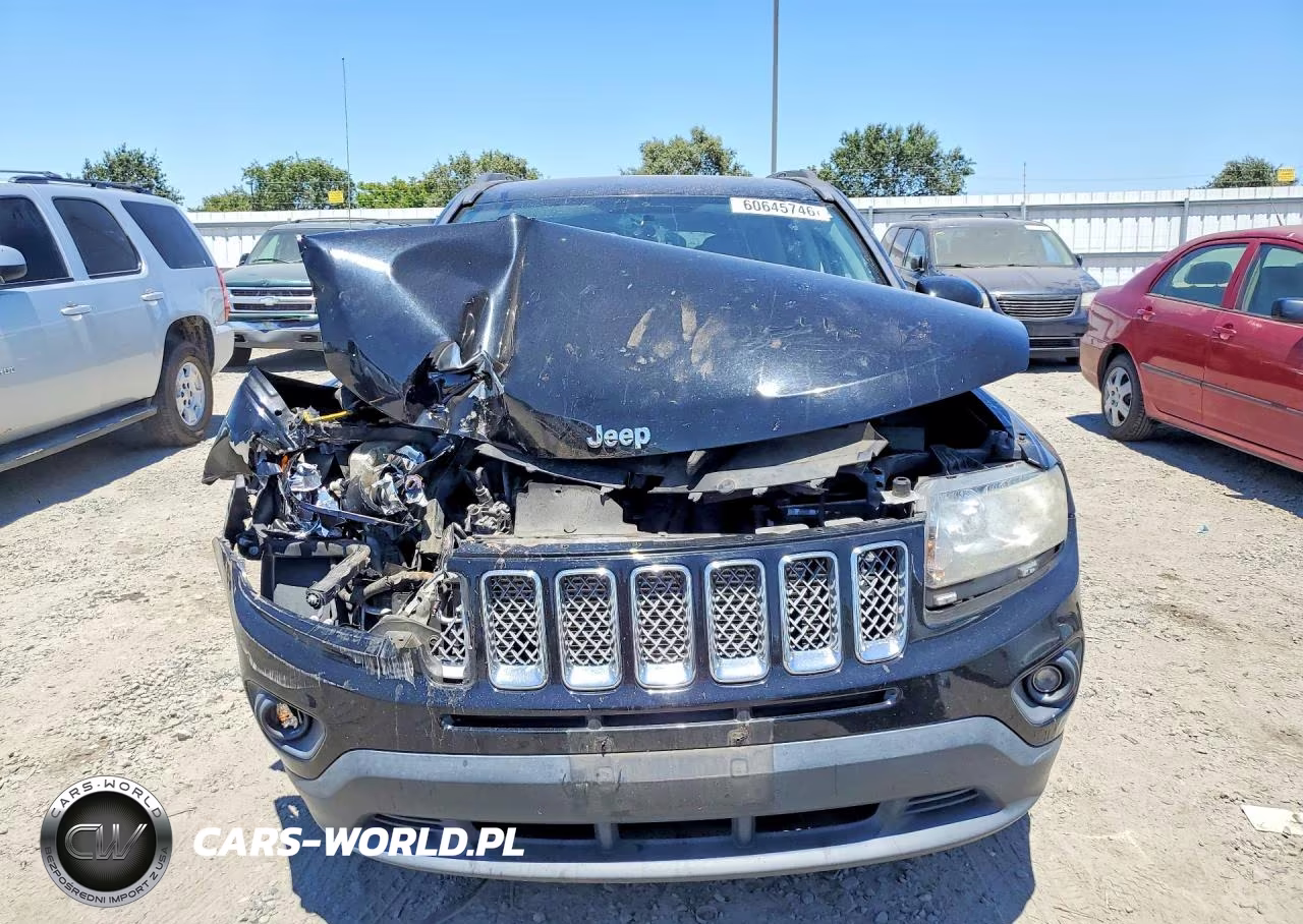 2016 Jeep Compass Latitude VIN:1C4NJCEAXGD665982 - 5