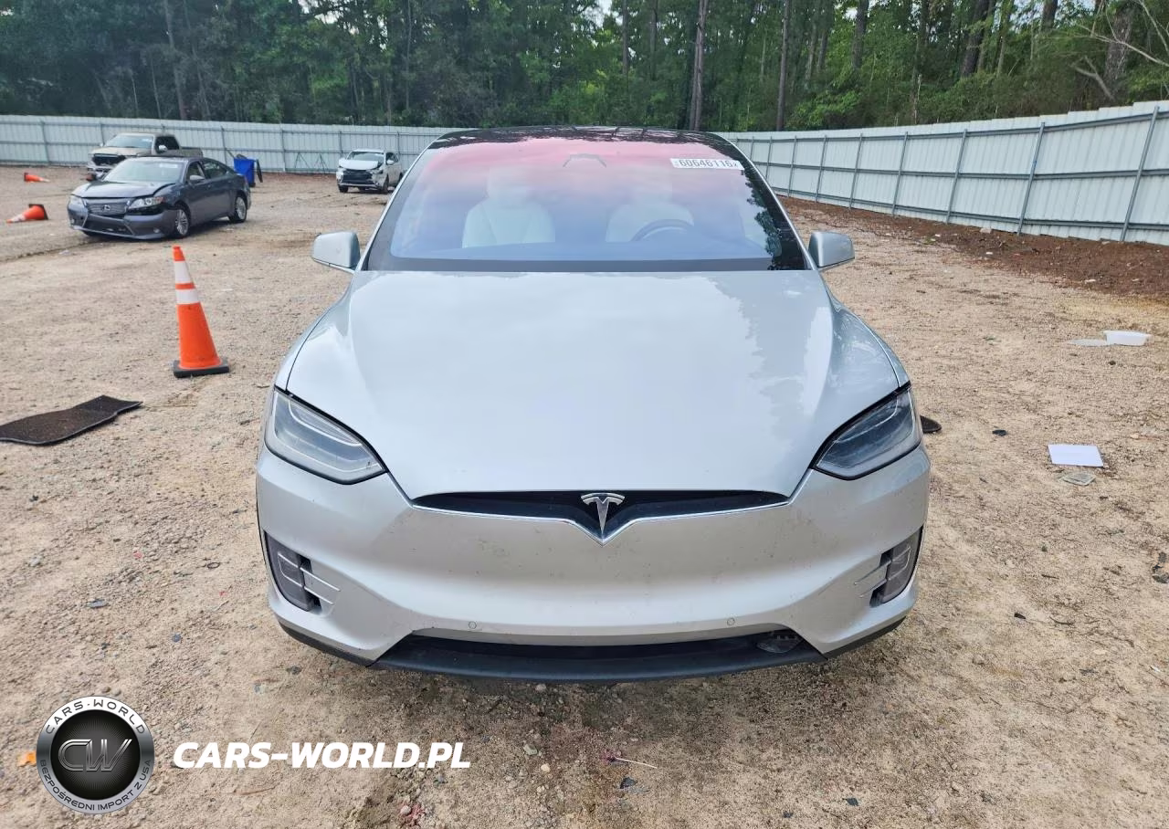 2017 Tesla Model X VIN:5YJXCDE28HF055686 - 5