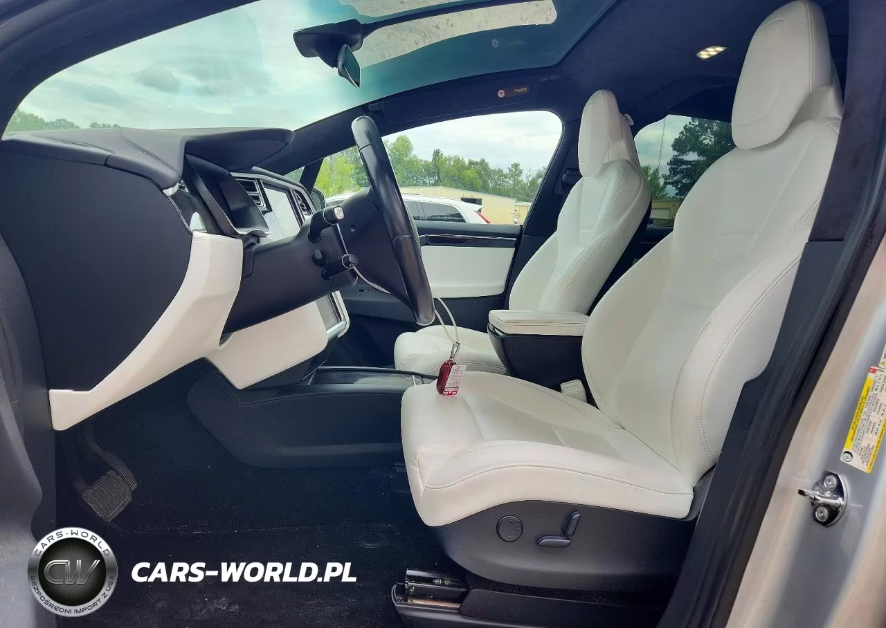 2017 Tesla Model X VIN:5YJXCDE28HF055686 - 7