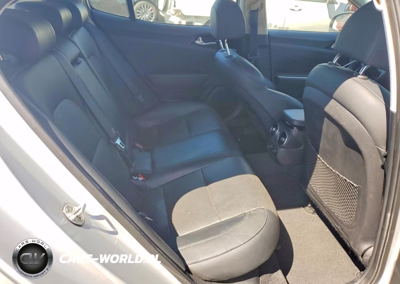 2018 Kia Stinger Base VIN:KNAE15LA5J6012807 - 10