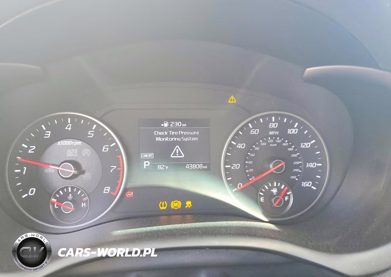 2018 Kia Stinger Base VIN:KNAE15LA5J6012807 - 9