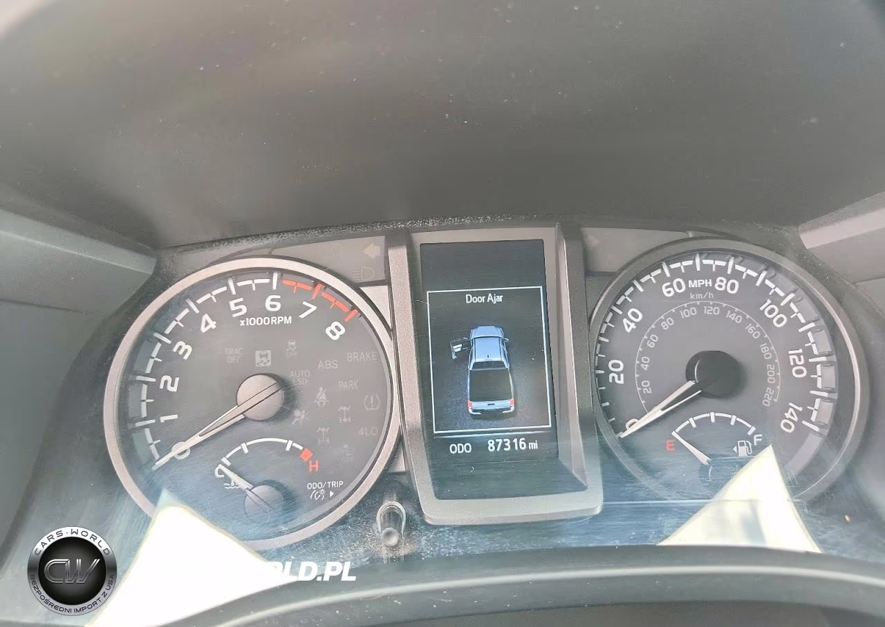 2022 Toyota Tacoma Trd Off-Road VIN:3TMCZ5AN4NM510205 - 9