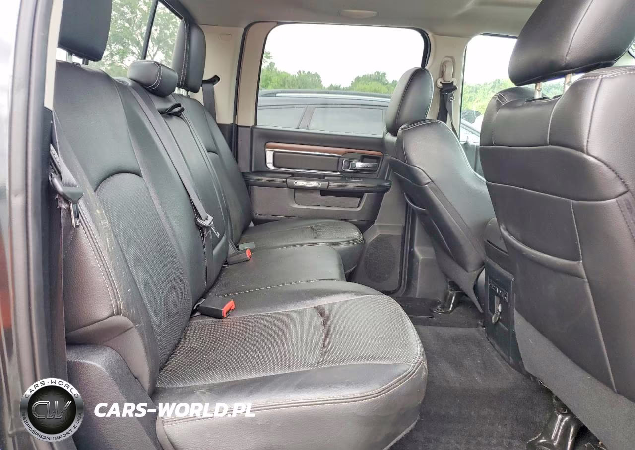 2016 Ram 1500 Laramie VIN:1C6RR7VM9GS333613 - 10