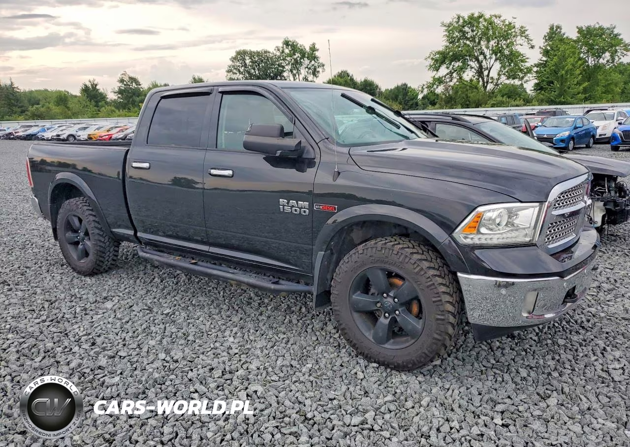 2016 Ram 1500 Laramie VIN:1C6RR7VM9GS333613 - 4