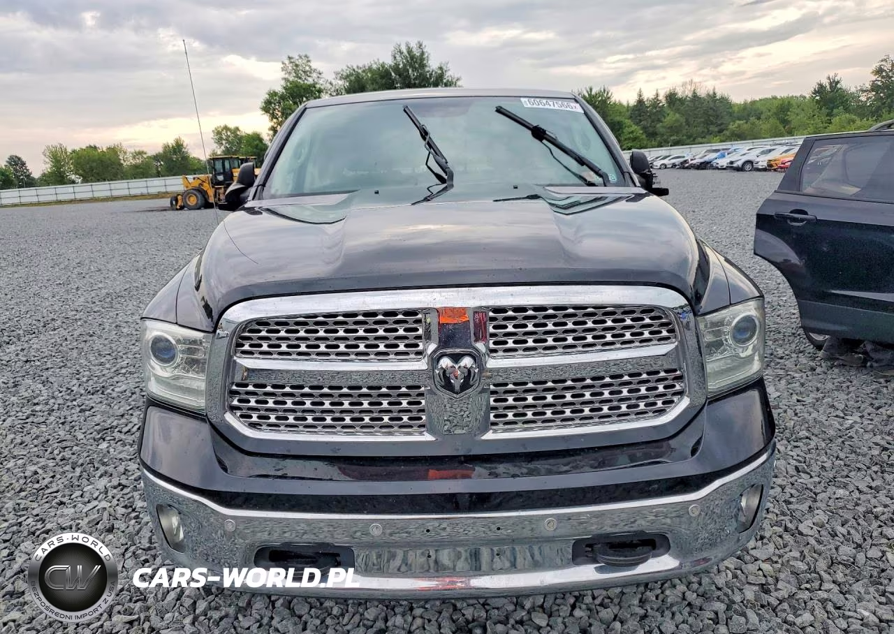 2016 Ram 1500 Laramie VIN:1C6RR7VM9GS333613 - 5