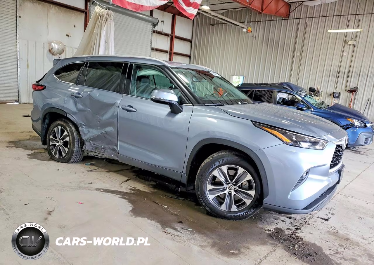 2022 Toyota Highlander Xle VIN:5TDGZRBH4NS225280 - 4