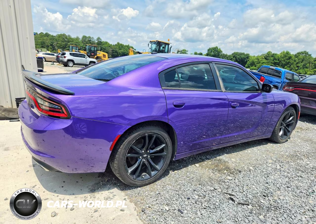 2018 Dodge Charger Sxt VIN:2C3CDXBG7JH284717 - 3