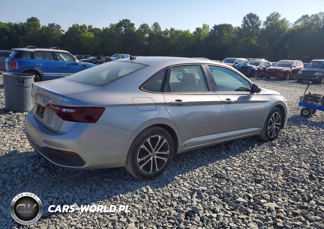 2024 Volkswagen Jetta Sport VIN:3VWBM7BU6RM040337 - 3