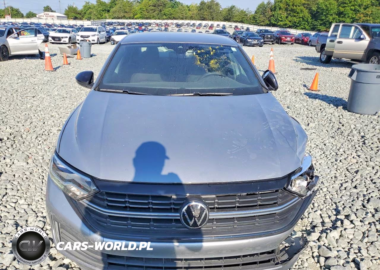 2024 Volkswagen Jetta Sport VIN:3VWBM7BU6RM040337 - 5