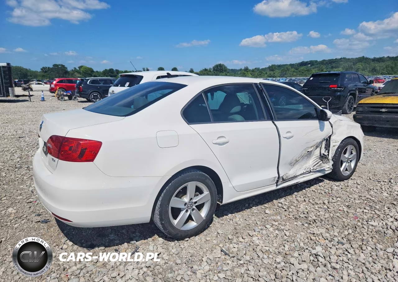 2012 Volkswagen Jetta Tdi VIN:3VWLL7AJ5CM377555 - 3