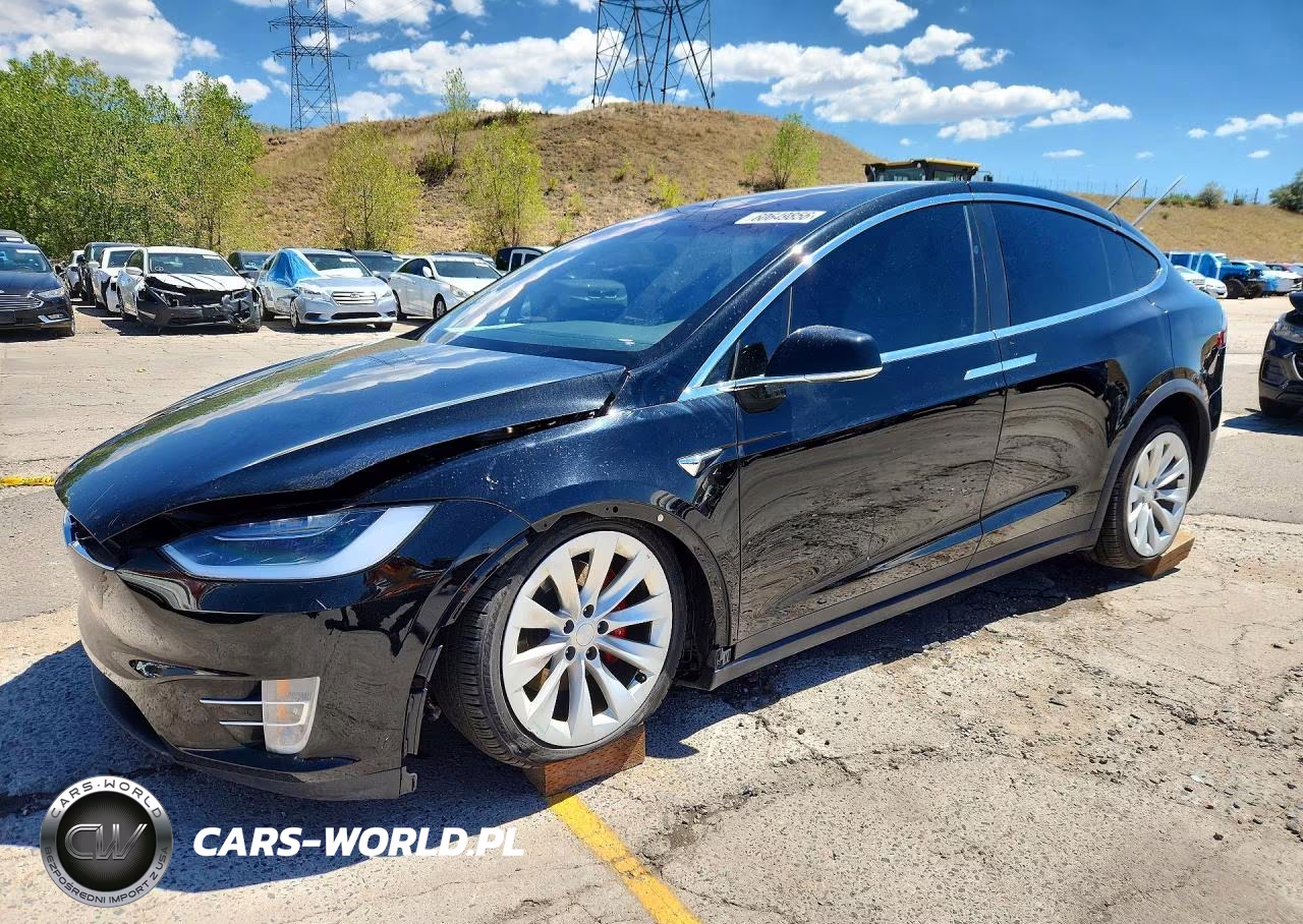 2020 Tesla Model X – zdjęcie 1 z 12