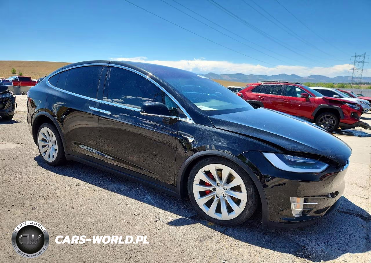 2020 Tesla Model X VIN:5YJXCDE4XLF236105 - 4