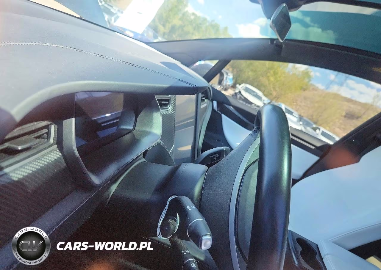 2020 Tesla Model X VIN:5YJXCDE4XLF236105 - 9
