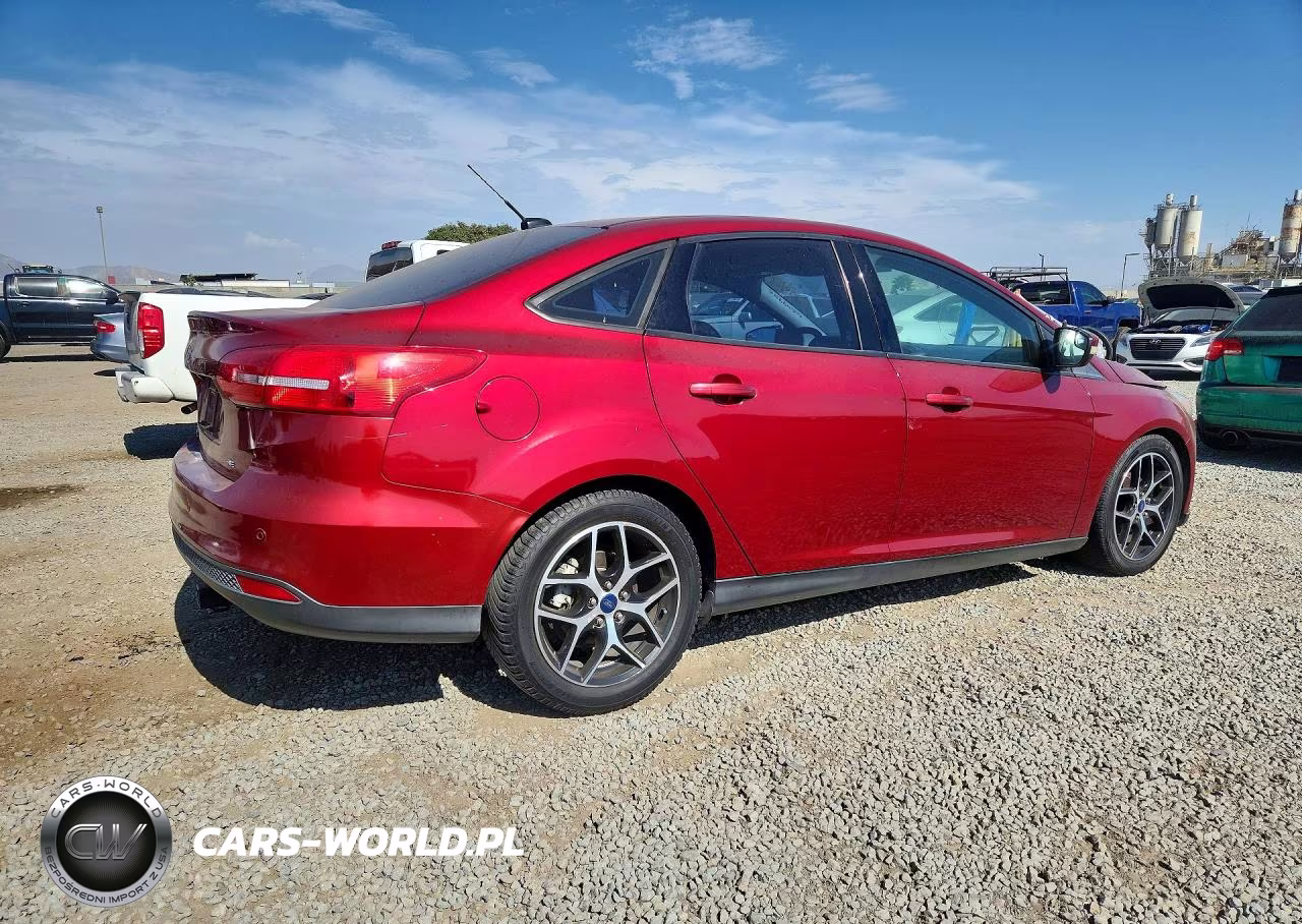 2017 Ford Focus Sel VIN:1FADP3H23HL237084 - 3