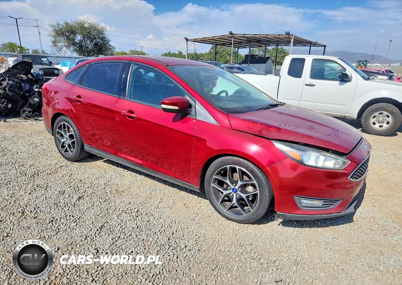 2017 Ford Focus Sel VIN:1FADP3H23HL237084 - 4