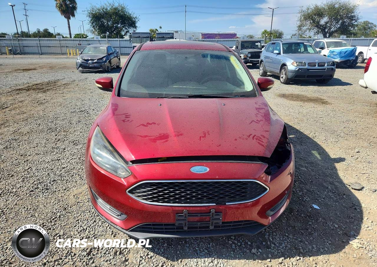2017 Ford Focus Sel VIN:1FADP3H23HL237084 - 5