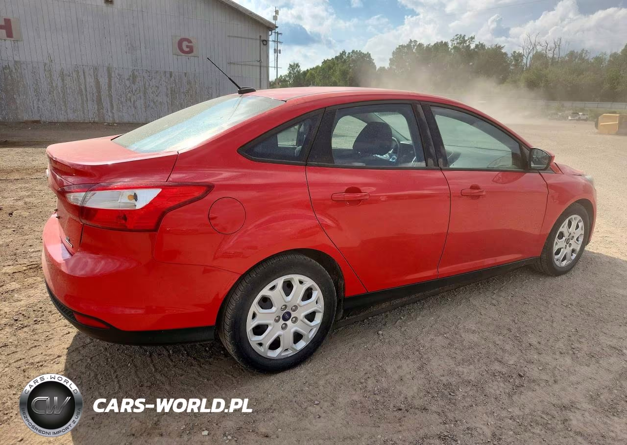 2012 Ford Focus Se VIN:1FAHP3F23CL469388 - 3