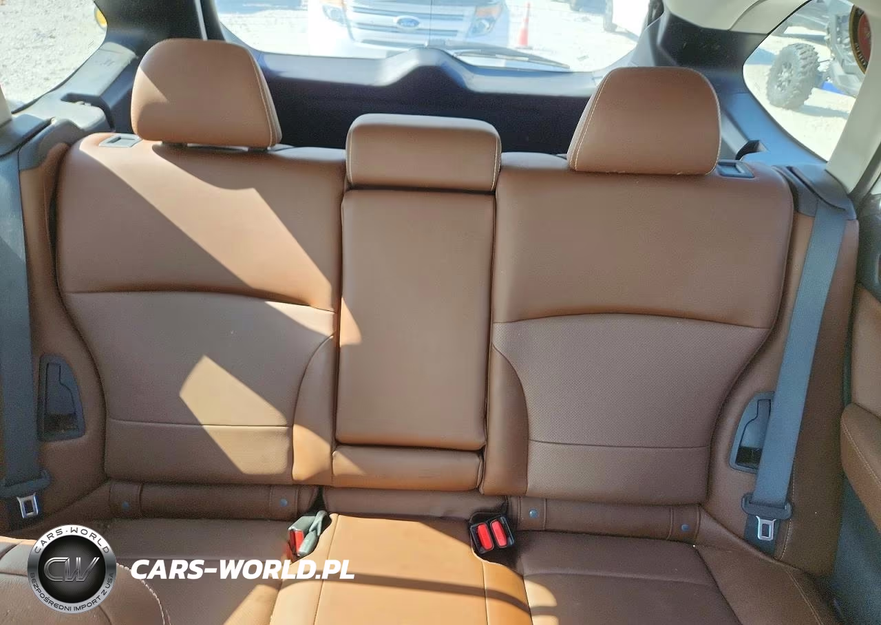 2017 Subaru Outback Touring VIN:4S4BSATCXH3329647 - 10