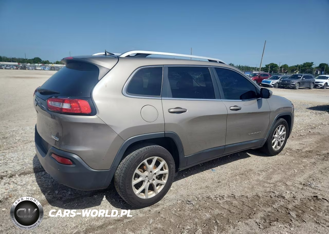 2017 Jeep Cherokee Latitude VIN:1C4PJLCB5HW507673 - 3