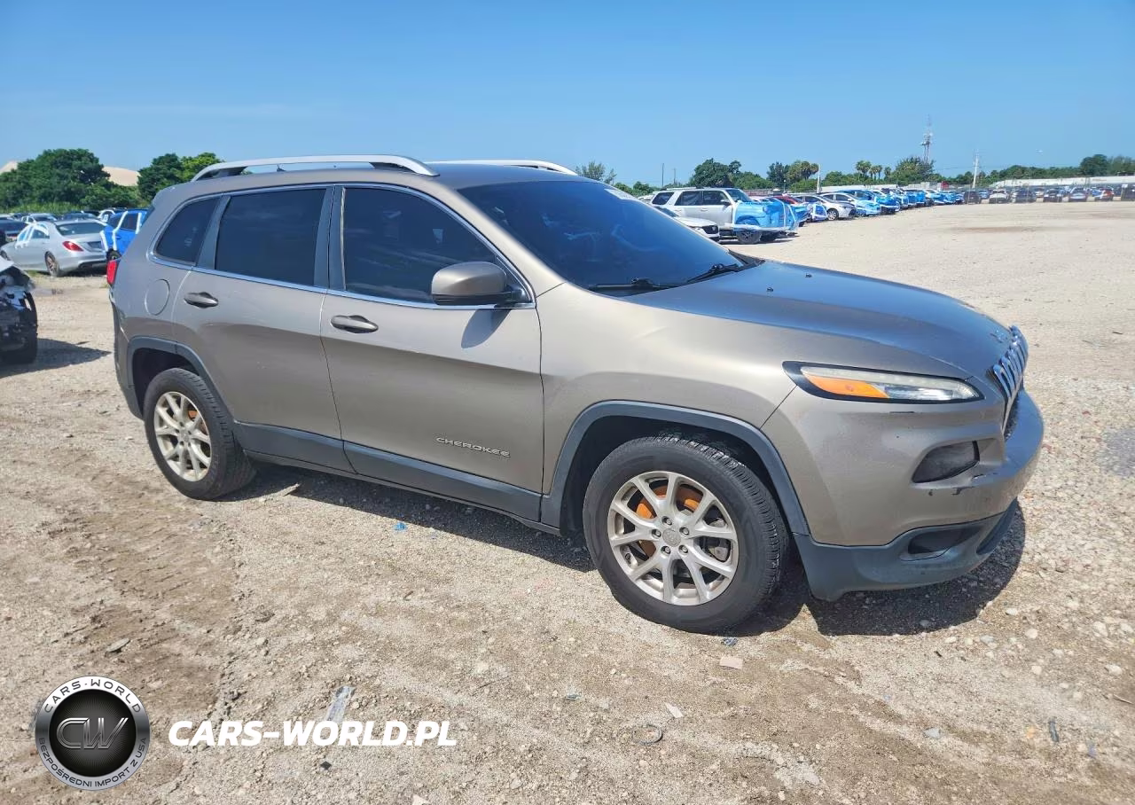 2017 Jeep Cherokee Latitude VIN:1C4PJLCB5HW507673 - 4