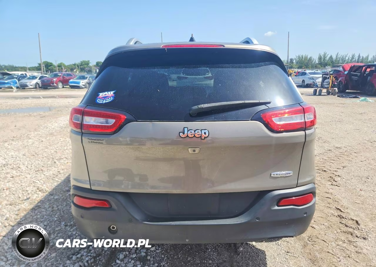 2017 Jeep Cherokee Latitude VIN:1C4PJLCB5HW507673 - 6