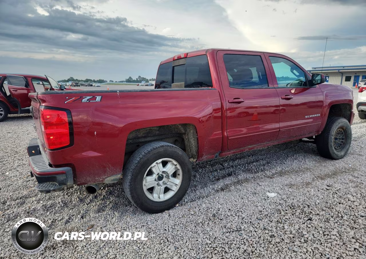 2018 Chevrolet Silverado K1500 Lt VIN:3GCUKREC1JG348230 - 3