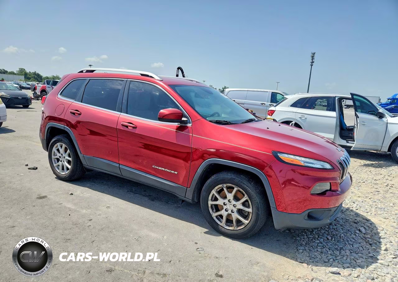 2017 Jeep Cherokee Latitude VIN:1C4PJLCB3HW507218 - 4