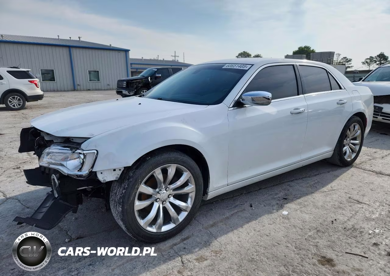 2019 Chrysler 300 Touring – zdjęcie 1 z 12