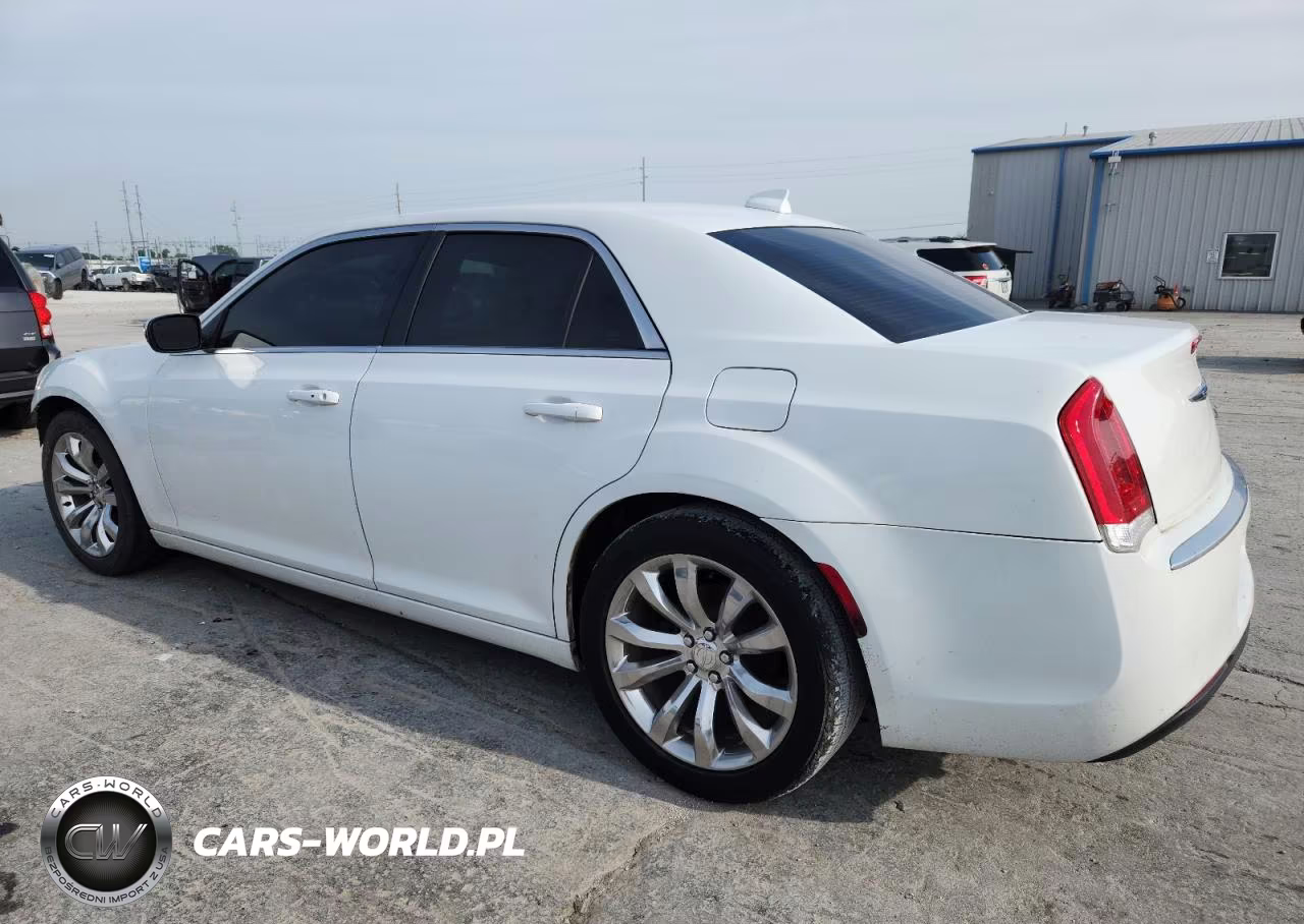 2019 Chrysler 300 Touring VIN:2C3CCAAG6KH662254 - 2