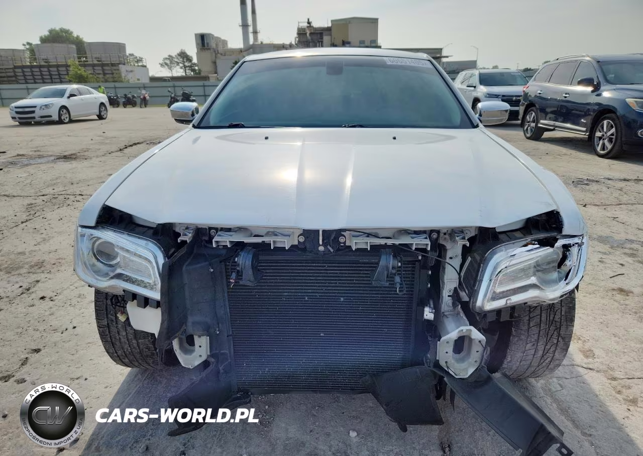 2019 Chrysler 300 Touring VIN:2C3CCAAG6KH662254 - 5